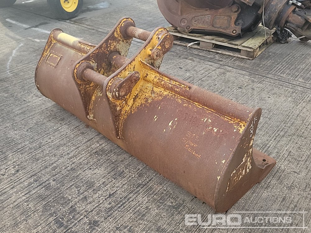 CAT 72" Ditching Bucket 65mm to suit 13 Ton Excavator - بكت: صورة 5 CAT 72" Ditching Bucket 65mm to suit 13 Ton Excavator - بكت: صورة 5
