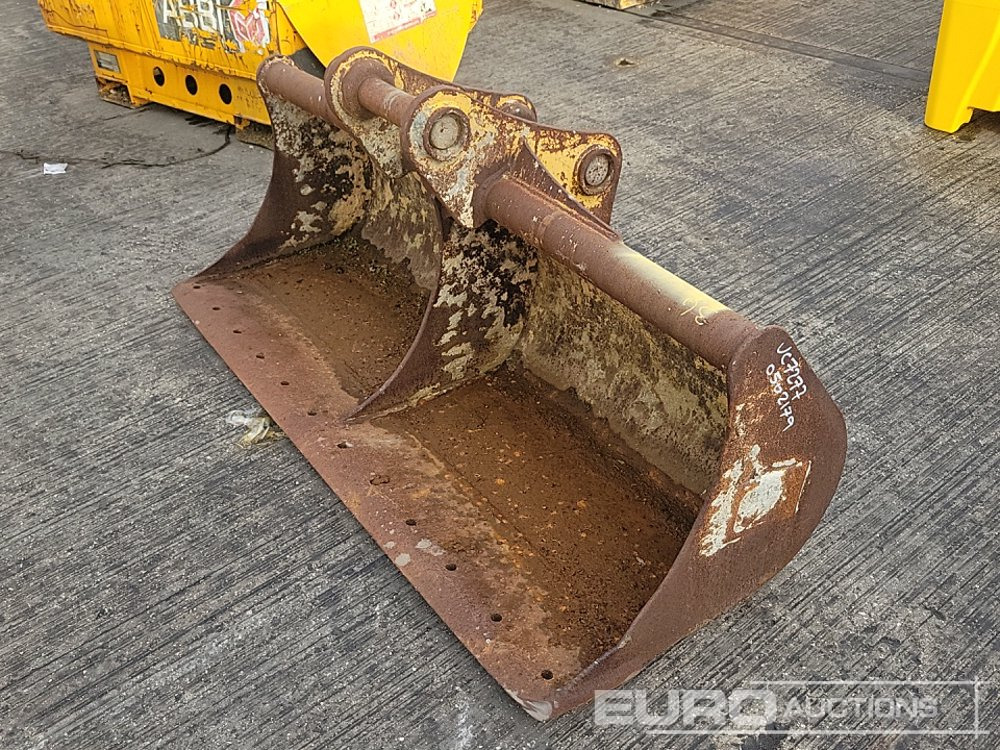CAT 72" Ditching Bucket 65mm to suit 13 Ton Excavator - بكت: صورة 1 CAT 72" Ditching Bucket 65mm to suit 13 Ton Excavator - بكت: صورة 1
