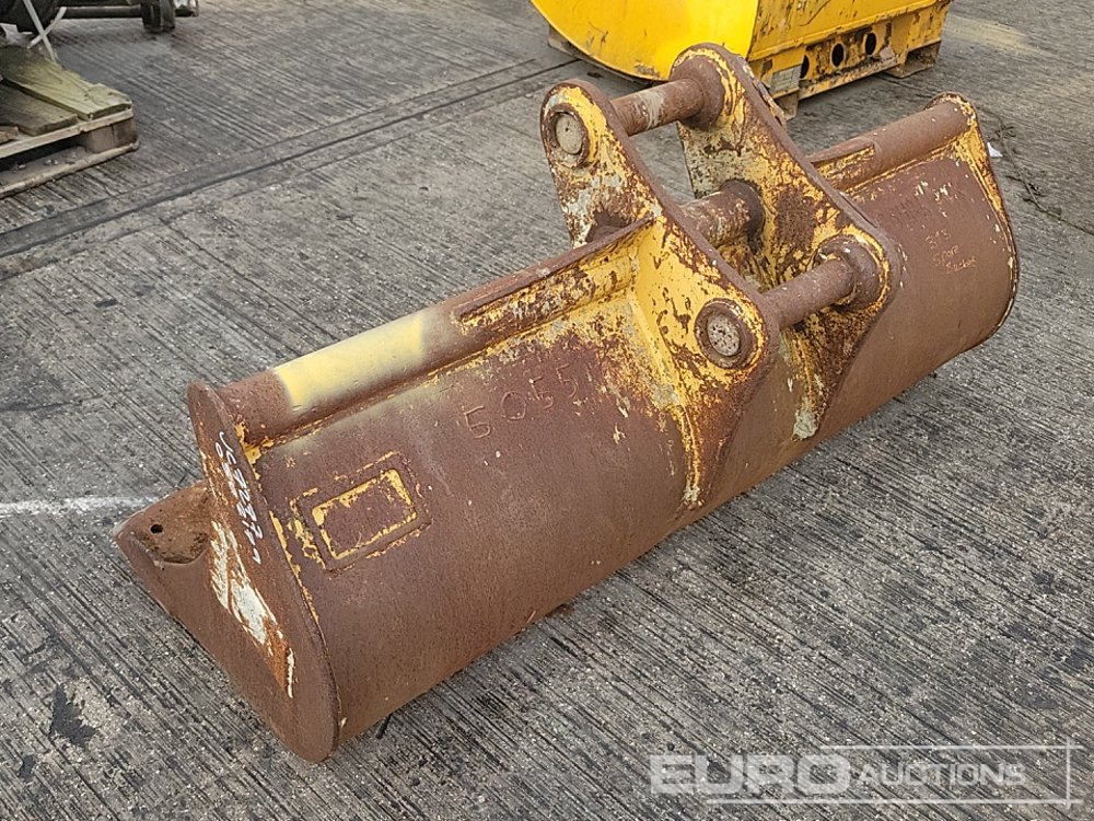 CAT 72" Ditching Bucket 65mm to suit 13 Ton Excavator - بكت: صورة 3 CAT 72" Ditching Bucket 65mm to suit 13 Ton Excavator - بكت: صورة 3