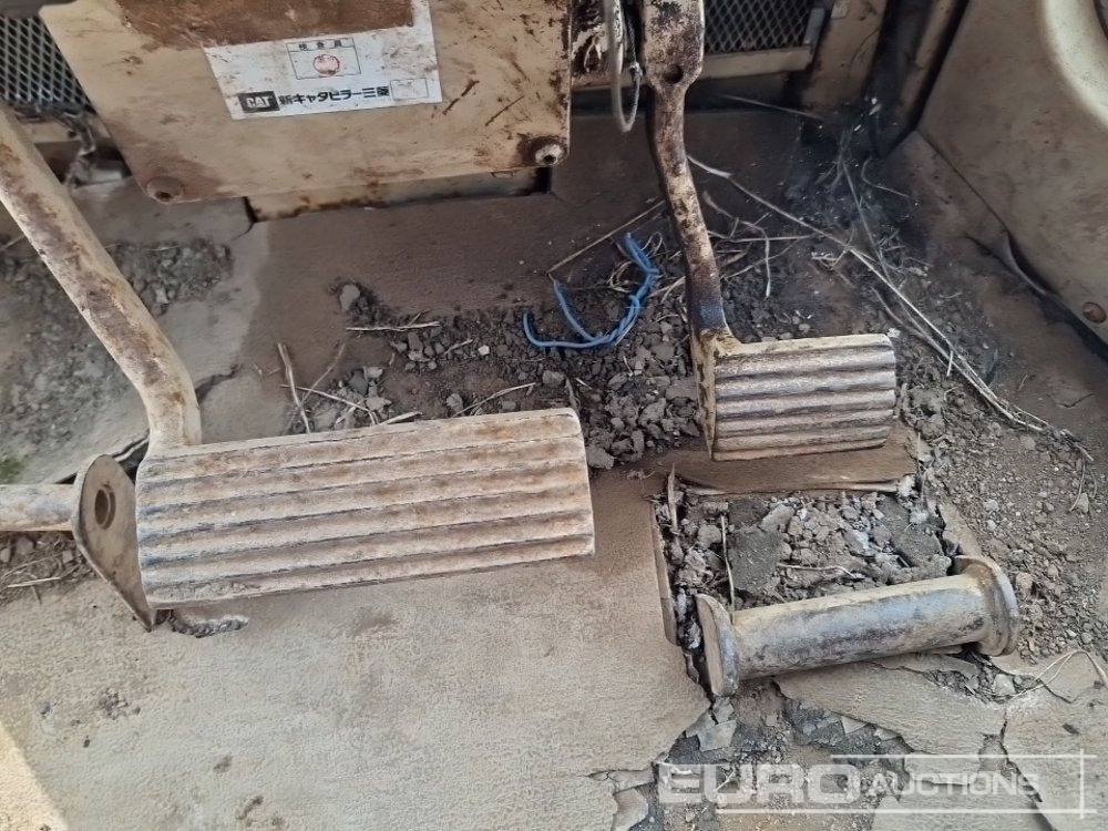 جرافة CAT D6M LGP: صورة 30