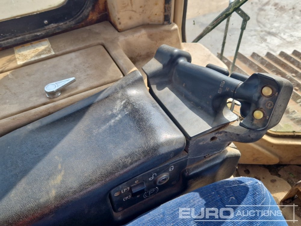 جرافة CAT D6M LGP: صورة 25
