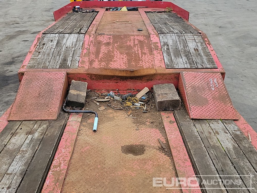عربة منخفضة مسطحة نصف مقطورة Cheiftain Tri Axle Stepframe Low Loader Trailer, Neck Ramps, Out Riggers, Hydraulic Flip Toe Ramps: صورة 22