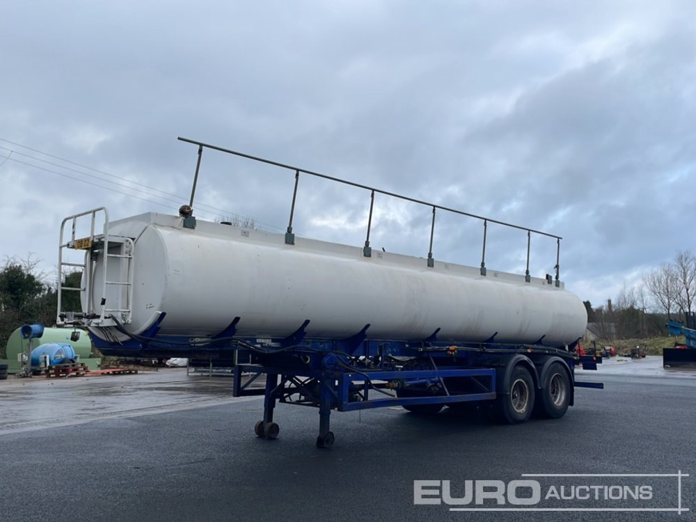 Crane Fruehauf Twin Axle Tanker - نصف مقطورة صهريج: صورة 1 Crane Fruehauf Twin Axle Tanker - نصف مقطورة صهريج: صورة 1