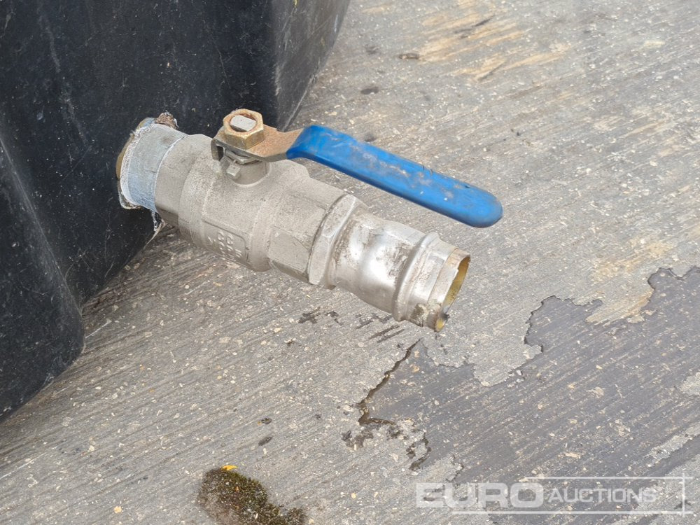 معدات البناء Decontaminating Station Plastic Tank, 415Volt Pump, Piping & Frame, Ramps: صورة 13