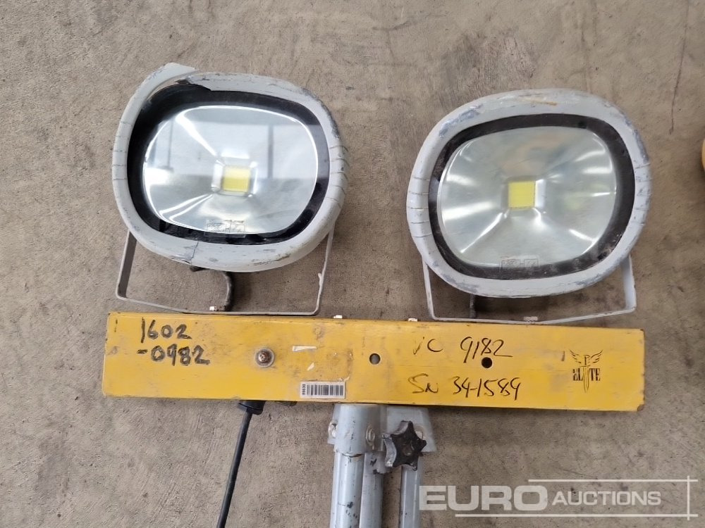 معدات البناء Defender/Elite 110 Volt Tripod Work Light (2 of): صورة 9