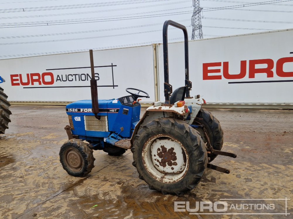 Ford 4WD Compact Tractor, Roll Bar - جرار صغير: صورة 3 Ford 4WD Compact Tractor, Roll Bar - جرار صغير: صورة 3