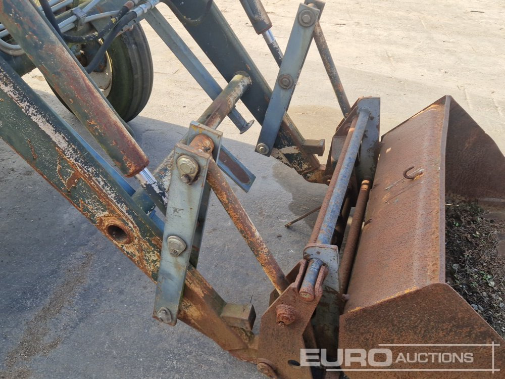 جرار Ford 7700: صورة 13
