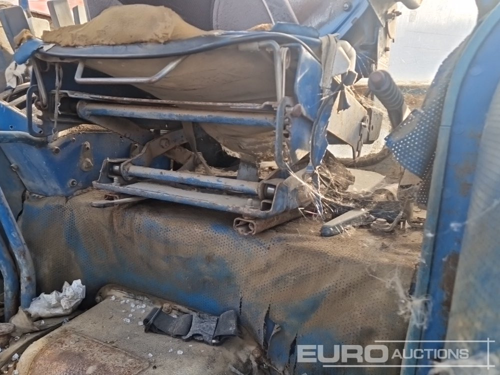جرار Ford 7700: صورة 27