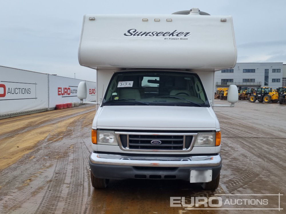 Ford E450 - سيارة دفع رباعي: صورة 5 Ford E450 - سيارة دفع رباعي: صورة 5