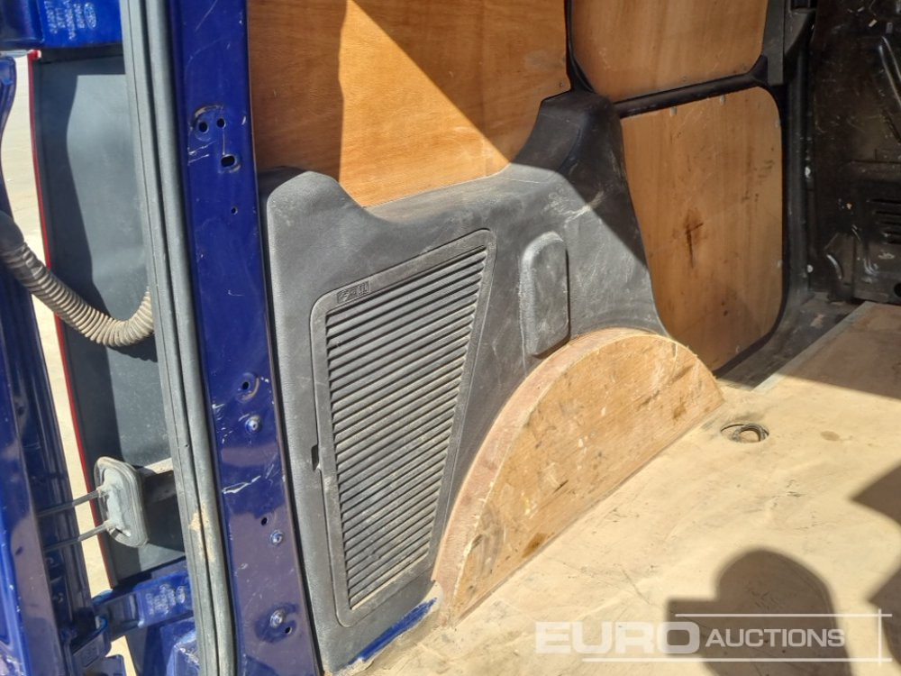 شاحنة التوصيل Ford Transit Connect: صورة 15