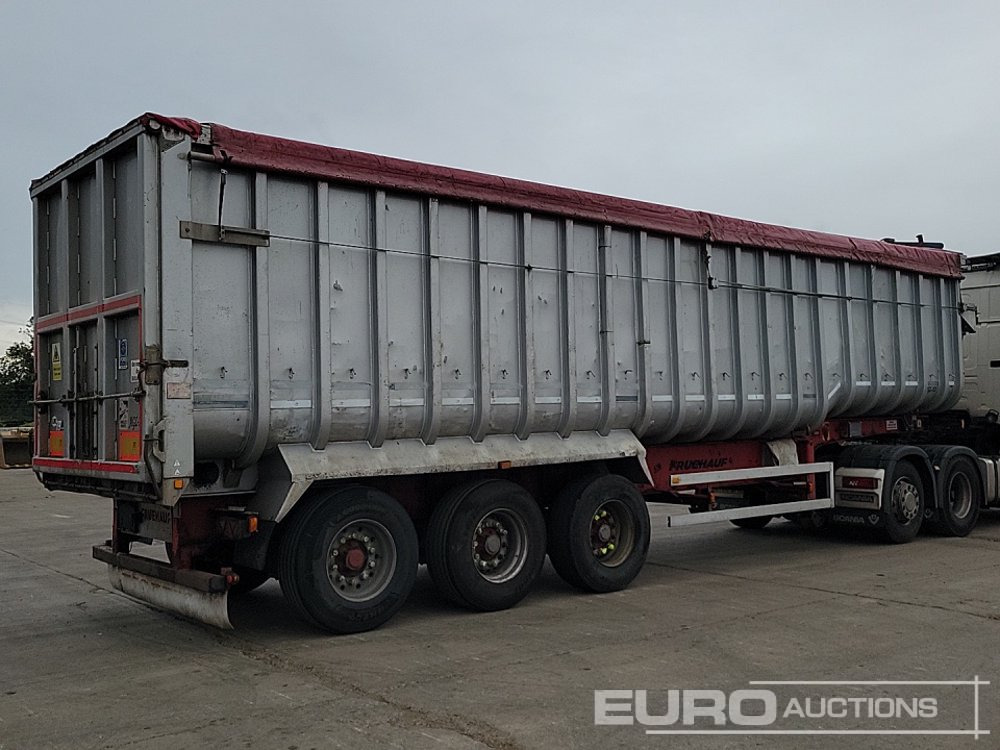 Fruehauf Tri Axle Bulk Tipping Trailer, Easy Sheet, Front Lift Axle (Category C Insurance Loss) - قلابة نصف مقطورة نصف مقطورة قلابة: صورة 5 Fruehauf Tri Axle Bulk Tipping Trailer, Easy Sheet, Front Lift Axle (Category C Insurance Loss) - قلابة نصف مقطورة نصف مقطورة قلابة: صورة 5
