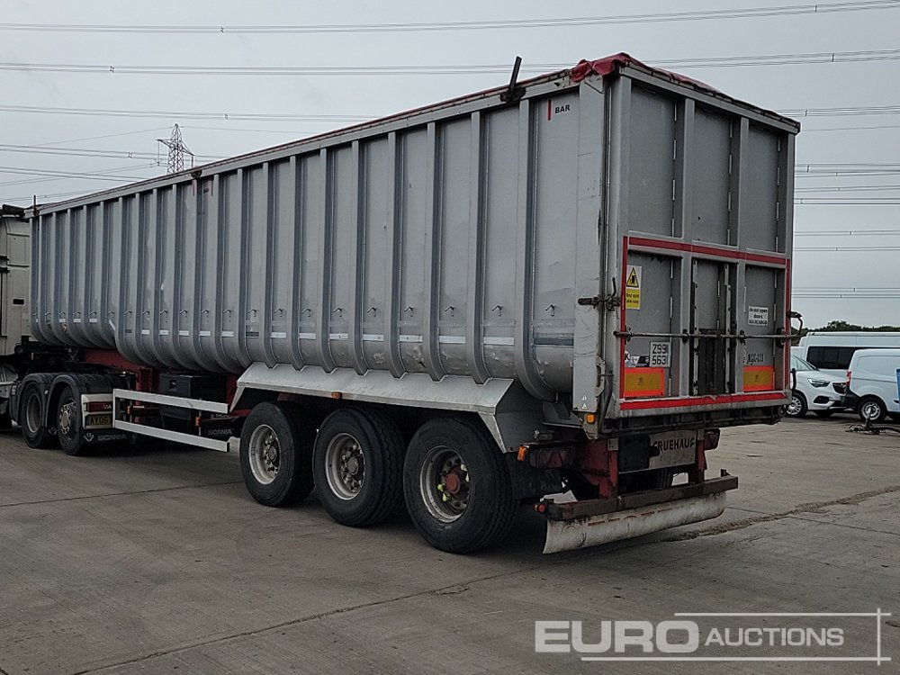 Fruehauf Tri Axle Bulk Tipping Trailer, Easy Sheet, Front Lift Axle (Category C Insurance Loss) - قلابة نصف مقطورة نصف مقطورة قلابة: صورة 3 Fruehauf Tri Axle Bulk Tipping Trailer, Easy Sheet, Front Lift Axle (Category C Insurance Loss) - قلابة نصف مقطورة نصف مقطورة قلابة: صورة 3