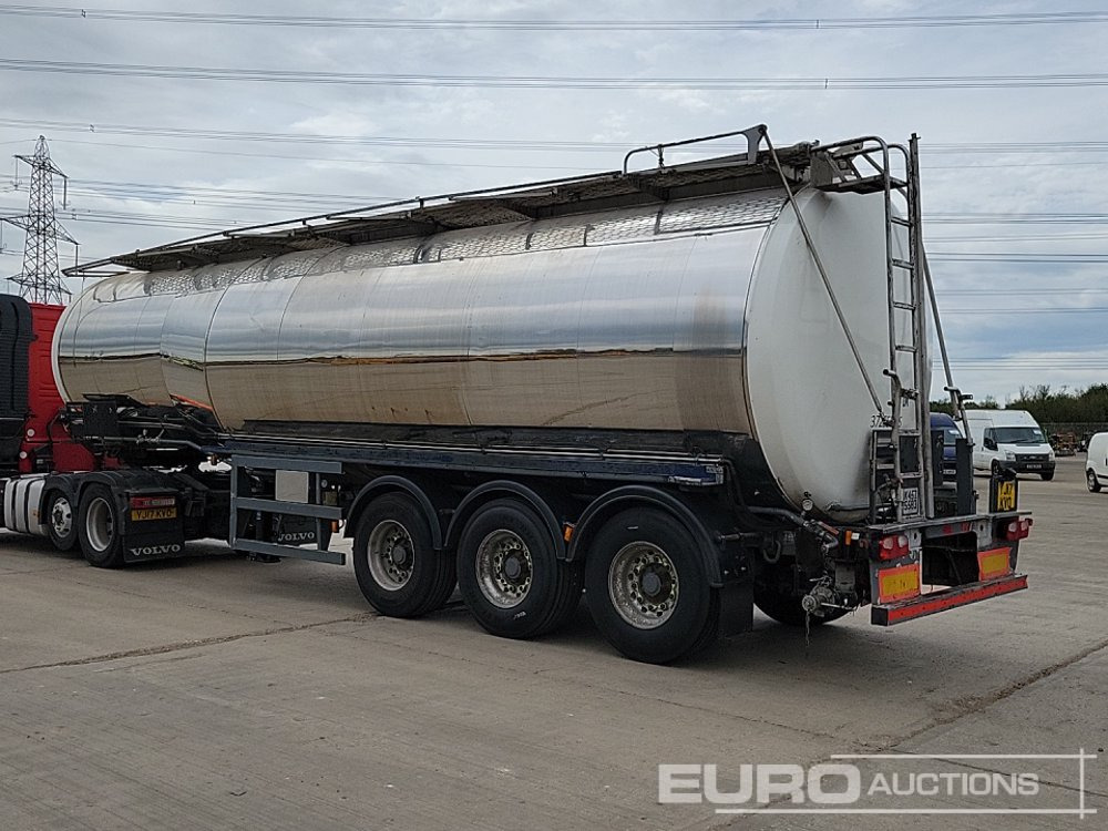 Fruehauf Tri Axle Tanker Trailer - نصف مقطورة صهريج: صورة 3 Fruehauf Tri Axle Tanker Trailer - نصف مقطورة صهريج: صورة 3