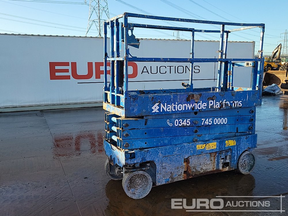 Genie GS2632 - رافعة هيدروليكية مقصية: صورة 1 Genie GS2632 - رافعة هيدروليكية مقصية: صورة 1