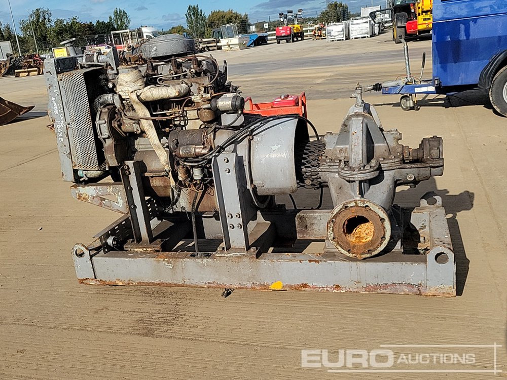 Hindle 4" Waterpump, 4 Cylinder Engine - مضخة مياه: صورة 2 Hindle 4" Waterpump, 4 Cylinder Engine - مضخة مياه: صورة 2