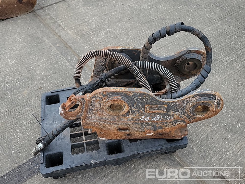 Hydraulic Double Lock Quick Hitch 65mm Pin to suit 13 Ton Excavator - قارنة توصيل هيدروليكي: صورة 2 Hydraulic Double Lock Quick Hitch 65mm Pin to suit 13 Ton Excavator - قارنة توصيل هيدروليكي: صورة 2