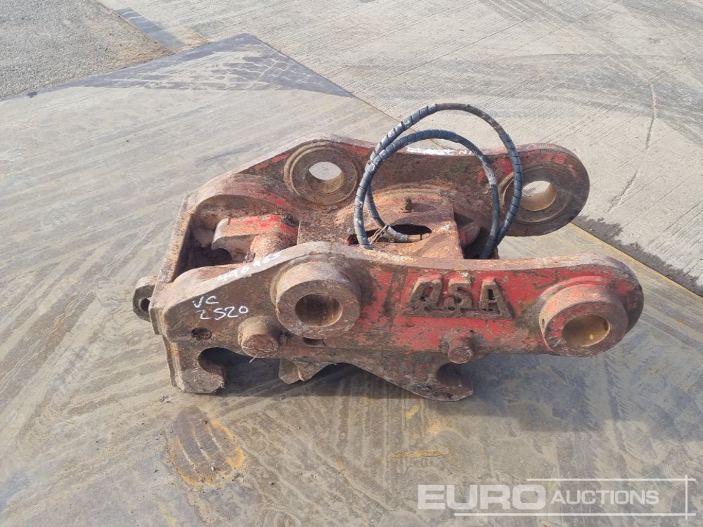 Hydraulic QH 80mm Pin to suit 20 Ton Excavator - قارنة توصيل هيدروليكي: صورة 2 Hydraulic QH 80mm Pin to suit 20 Ton Excavator - قارنة توصيل هيدروليكي: صورة 2