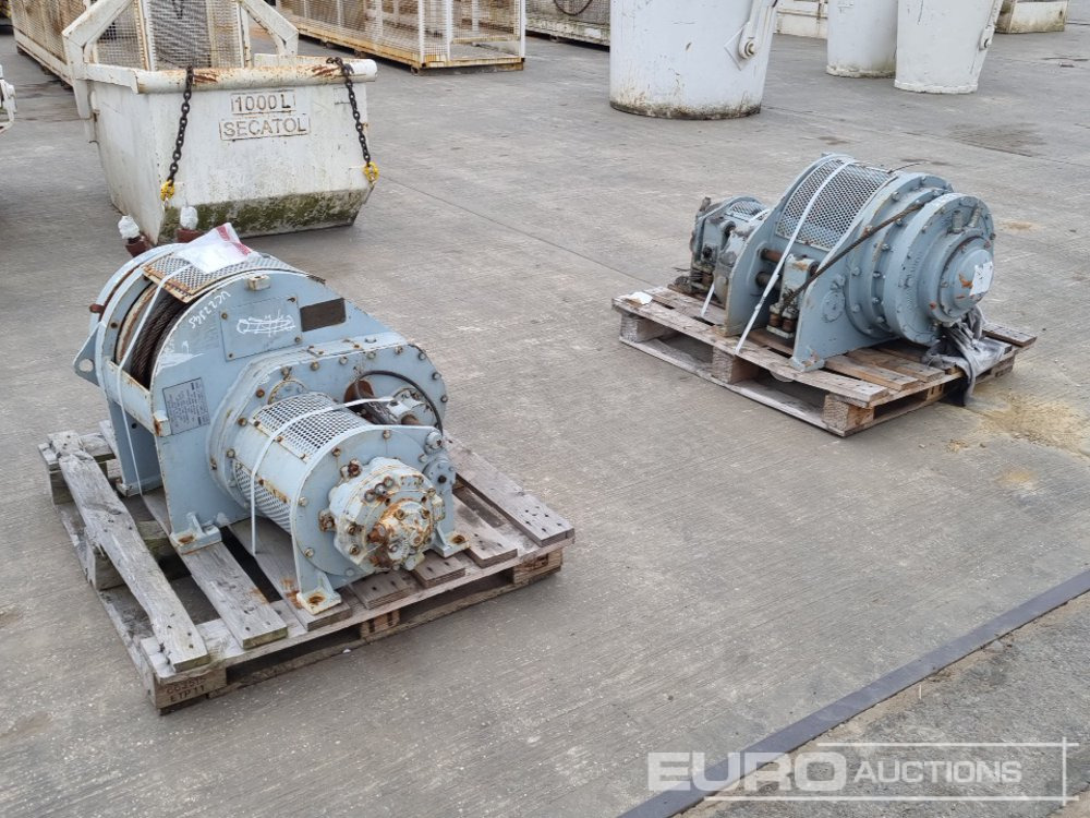 Hydraulic Winch (2 of) - ونش لإنقاذ السيارات: صورة 1 Hydraulic Winch (2 of) - ونش لإنقاذ السيارات: صورة 1
