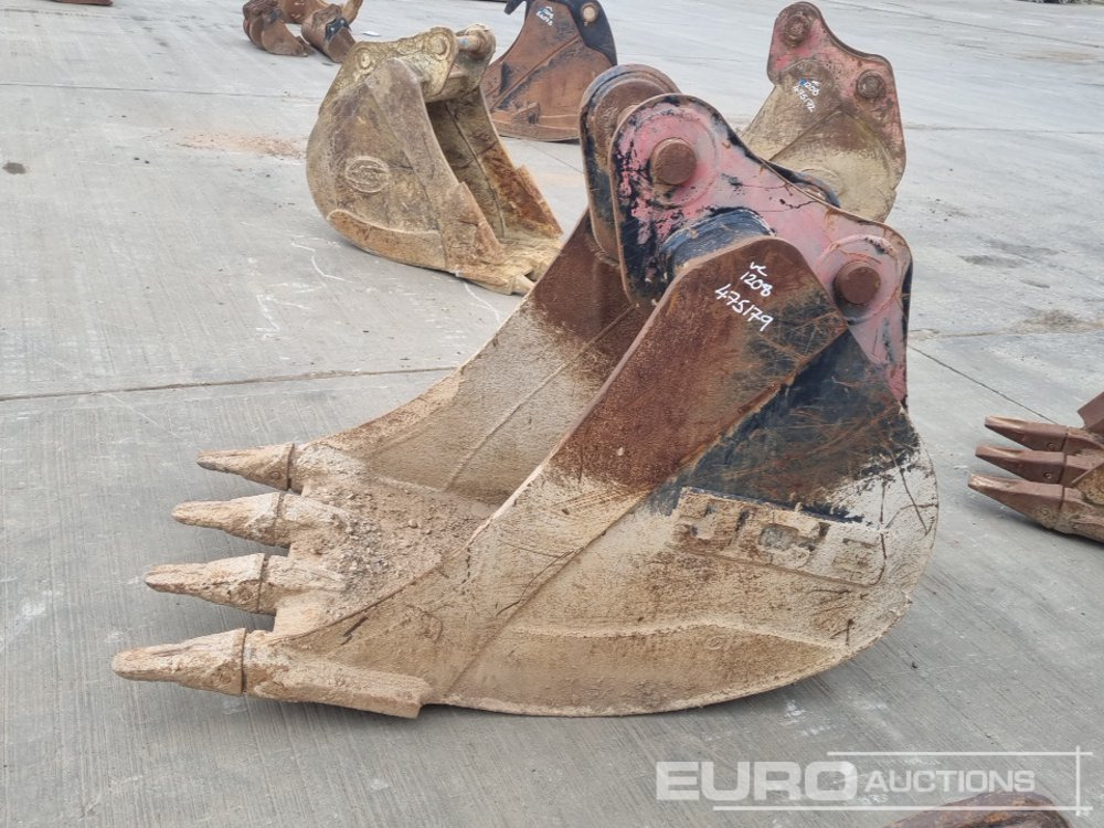 JCB 36" Digging Bucket 80mm Pin to suit 20 Ton Excavator - بكت: صورة 2 JCB 36" Digging Bucket 80mm Pin to suit 20 Ton Excavator - بكت: صورة 2