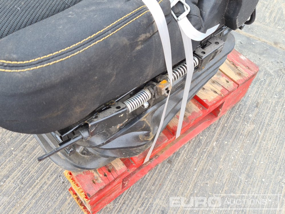 قطع غيار JCB Operator Seat (2 of): صورة 10
