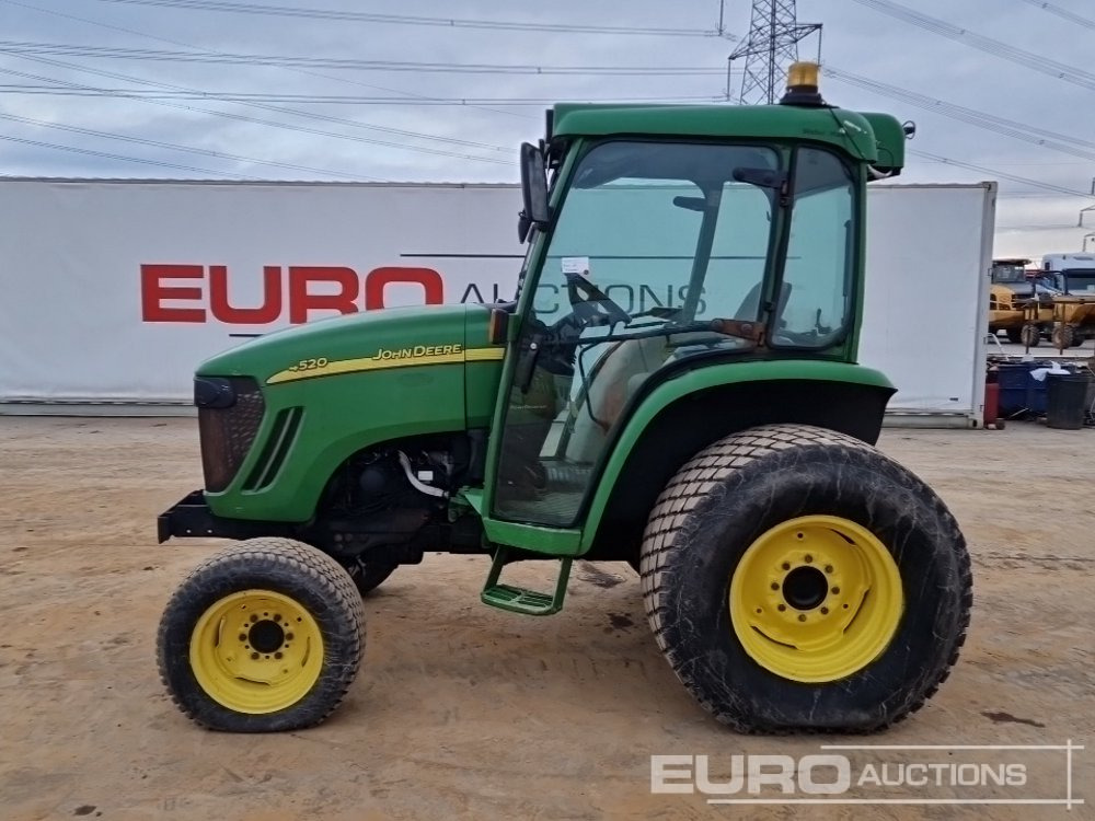 John Deere 4520 - جرار صغير: صورة 2 John Deere 4520 - جرار صغير: صورة 2
