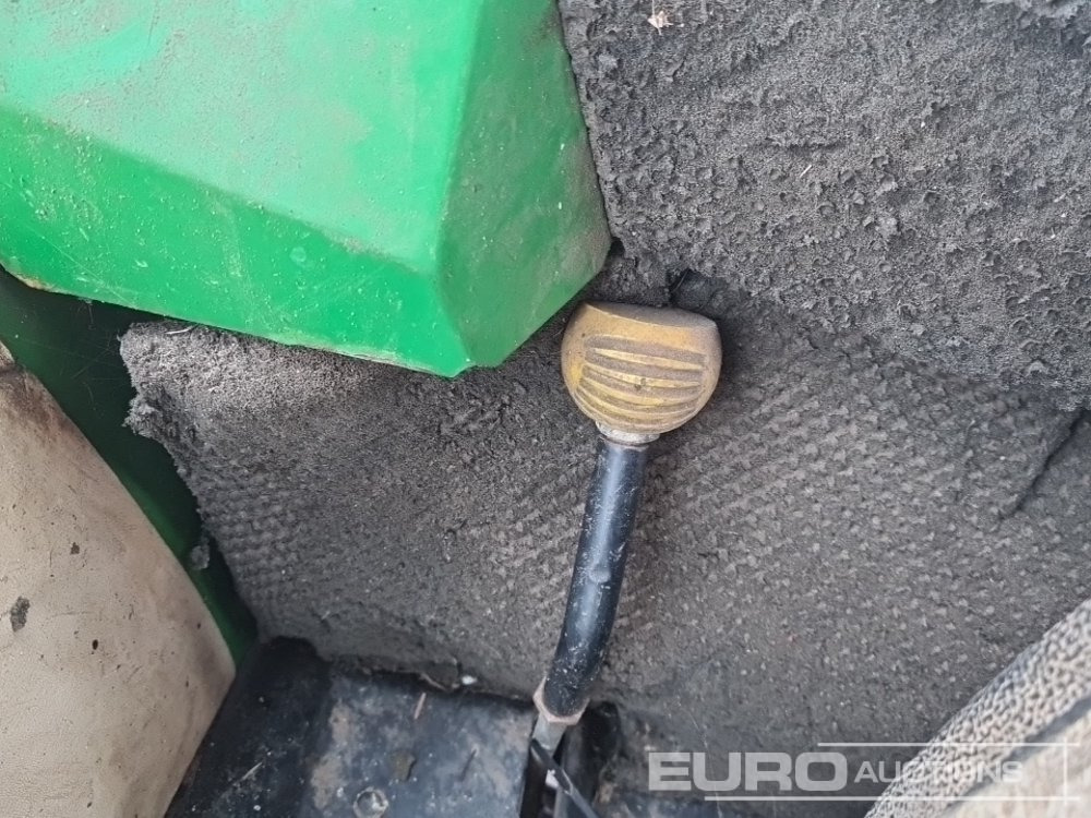 جرار صغير John Deere 4520: صورة 38 جرار صغير John Deere 4520: صورة 38