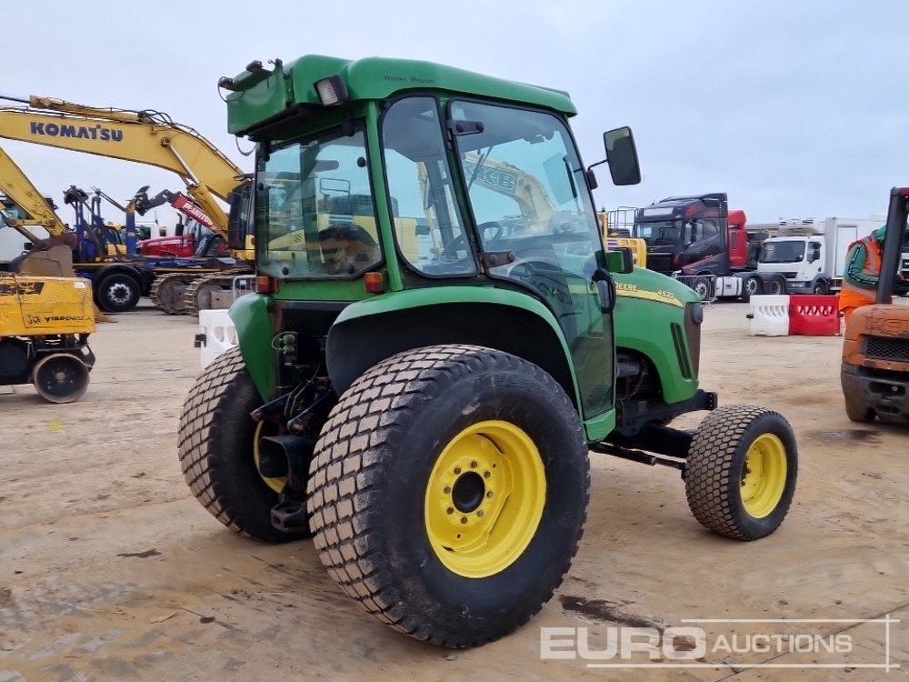 John Deere 4520 - جرار صغير: صورة 5 John Deere 4520 - جرار صغير: صورة 5