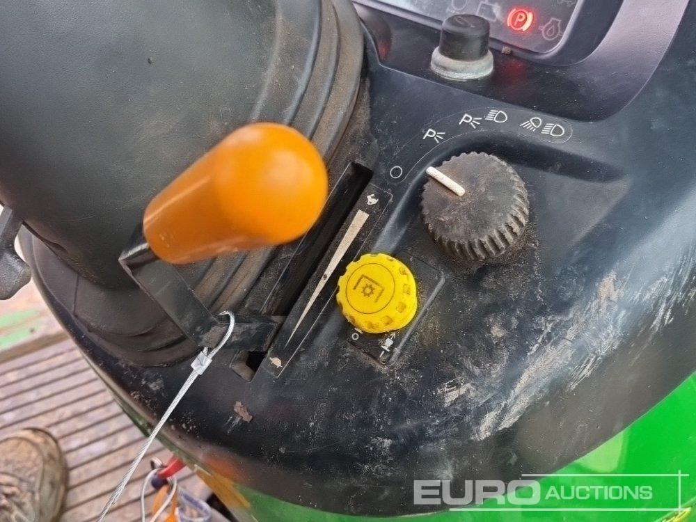 جرار صغير John Deere 4520: صورة 40 جرار صغير John Deere 4520: صورة 40