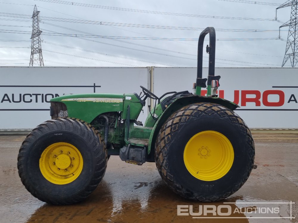 John Deere 5215 - جرار: صورة 2 John Deere 5215 - جرار: صورة 2