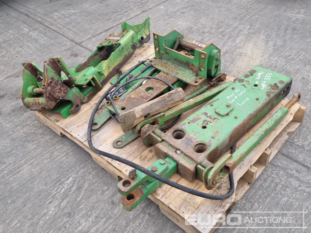 John Deere Pick Up Hitch Units (3 of) - الآلات الزراعية: صورة 1 John Deere Pick Up Hitch Units (3 of) - الآلات الزراعية: صورة 1