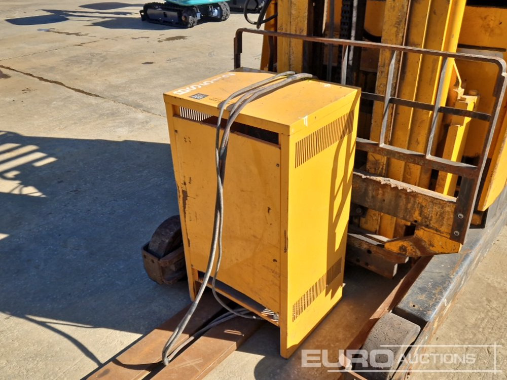 رافعة شوكية Jungheinrich Electric Side Loader Forklift, 3 Stage Free Lift Mast, Forks, Charger: صورة 12