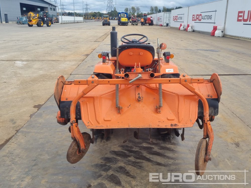 Kubota B1502 - جرار صغير: صورة 4 Kubota B1502 - جرار صغير: صورة 4