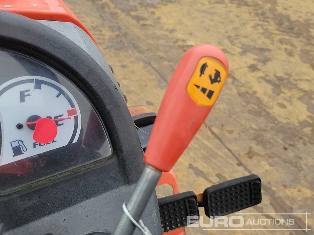 جرار صغير Kubota B2420: صورة 28 جرار صغير Kubota B2420: صورة 28