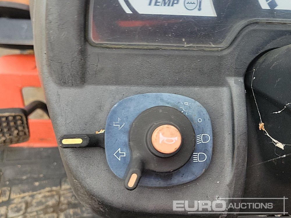 جرار صغير Kubota B2420: صورة 29 جرار صغير Kubota B2420: صورة 29