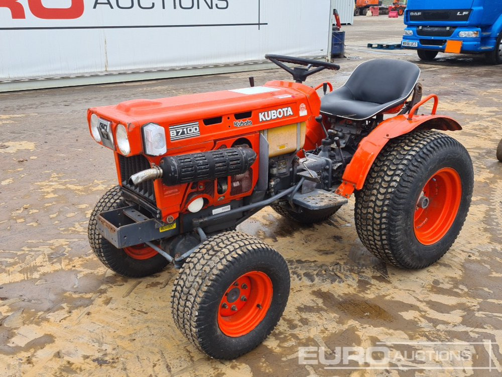 Kubota B7100D - جرار صغير: صورة 1 Kubota B7100D - جرار صغير: صورة 1