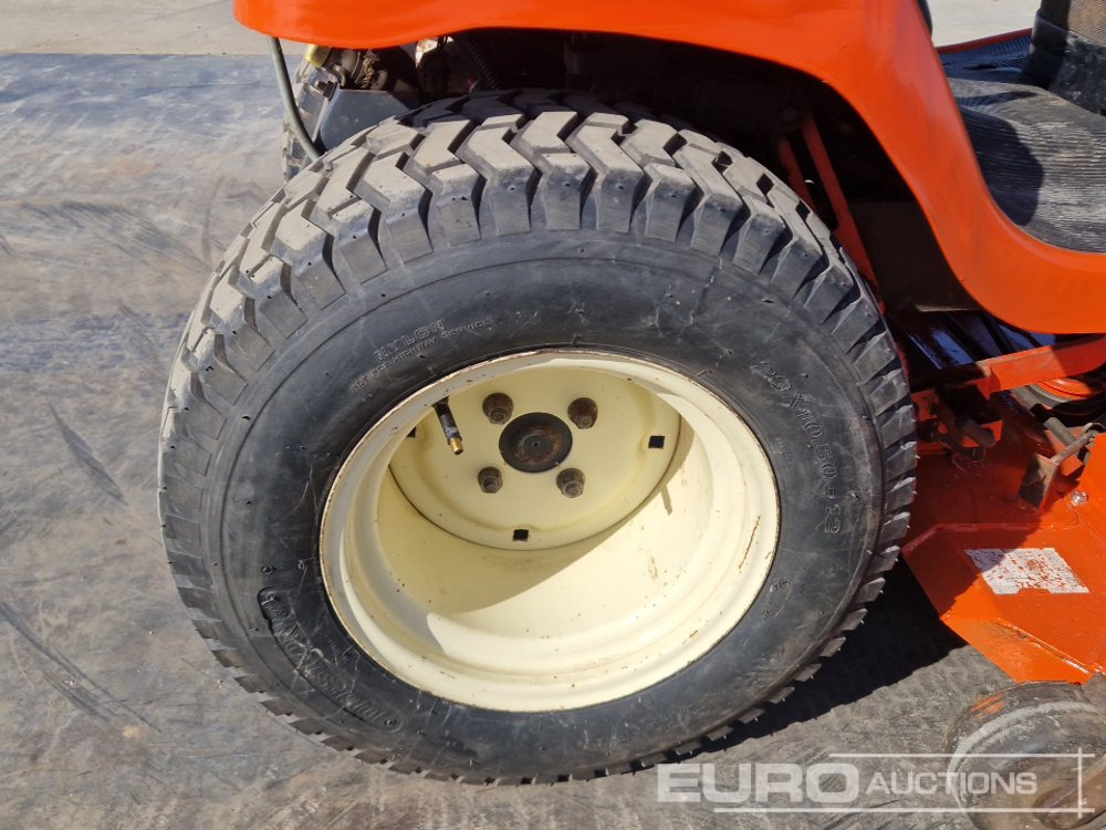 جزازة أعشاب الحدائق Kubota G2160: صورة 10