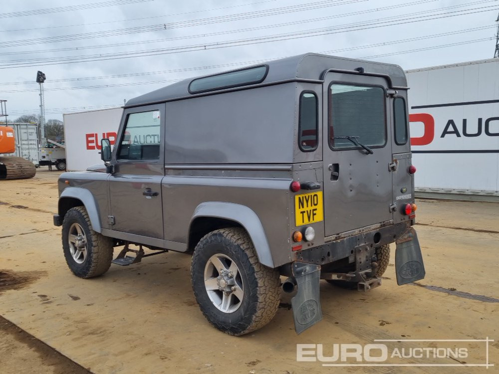 Land Rover Defender - سيارة دفع رباعي: صورة 3 Land Rover Defender - سيارة دفع رباعي: صورة 3