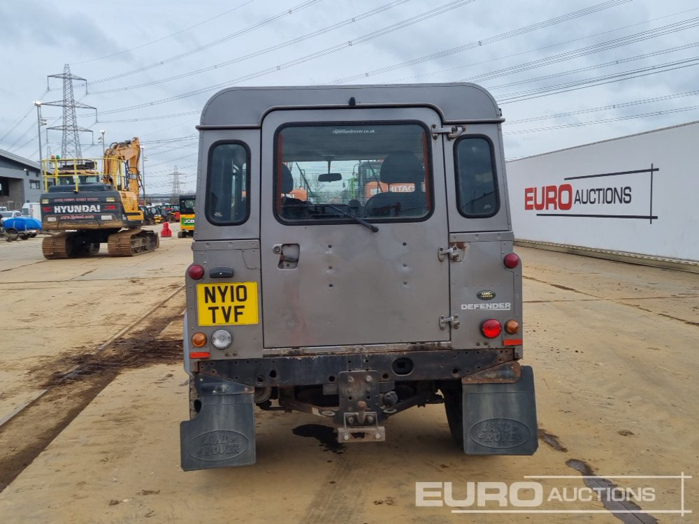 Land Rover Defender - سيارة دفع رباعي: صورة 4 Land Rover Defender - سيارة دفع رباعي: صورة 4