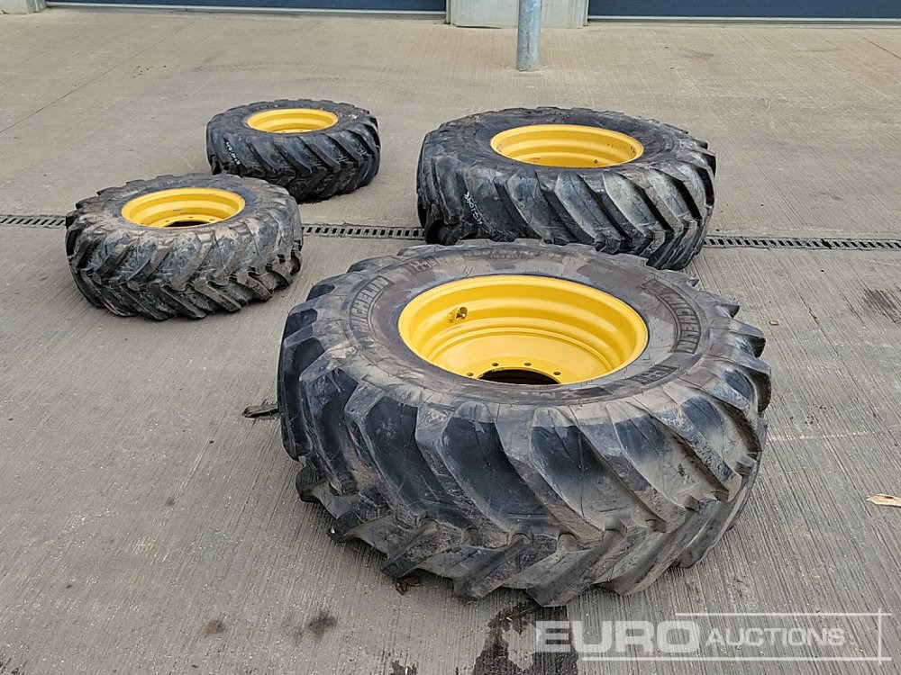 Michelin 480/80R26 Tyre & Rim (2 of), 340/80R18 Tyre & Rim (2 of) - إطارات: صورة 2 Michelin 480/80R26 Tyre & Rim (2 of), 340/80R18 Tyre & Rim (2 of) - إطارات: صورة 2