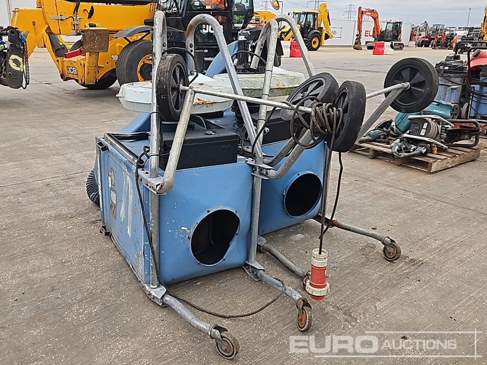 Nederman 45 Volt Dust Extractor (2 of) - معدات البناء: صورة 3 Nederman 45 Volt Dust Extractor (2 of) - معدات البناء: صورة 3