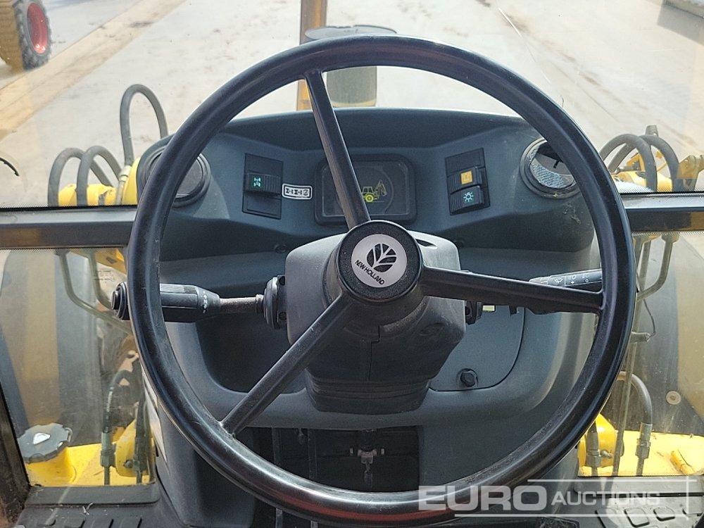 جرافة حفار New Holland LB110B-4PT: صورة 33