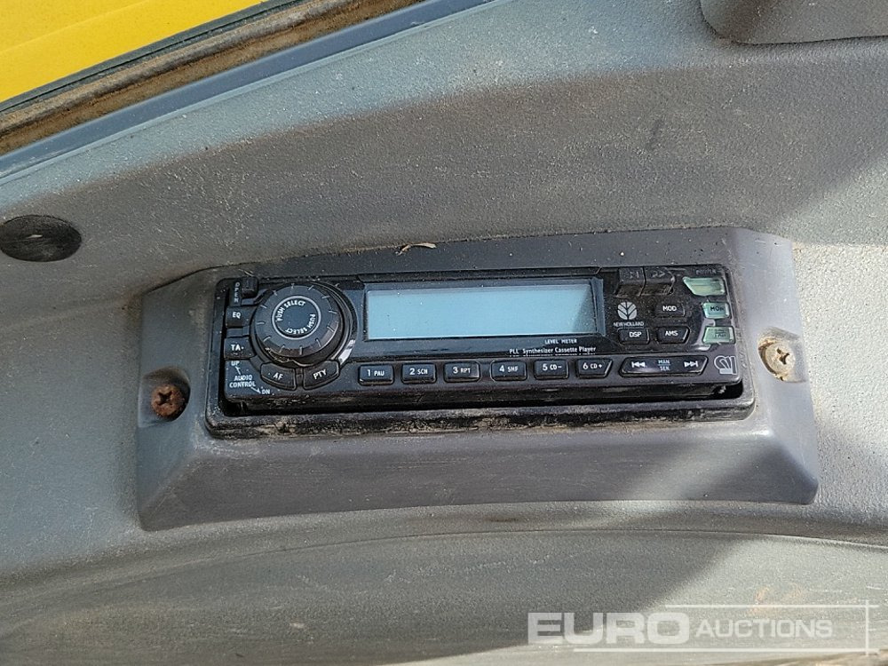 جرافة حفار New Holland LB110B-4PT: صورة 50