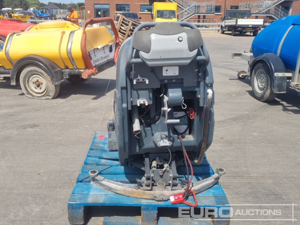 Nilfisk BA1725 - معدات البناء: صورة 4 Nilfisk BA1725 - معدات البناء: صورة 4