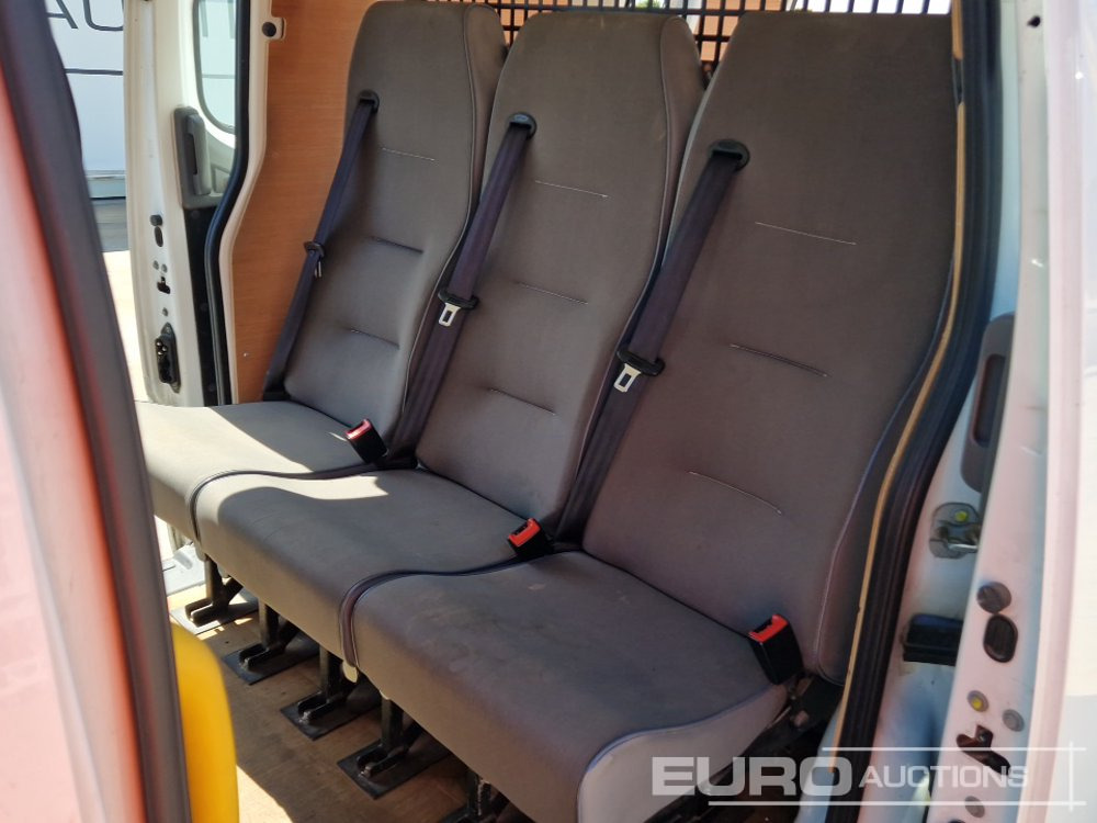 شاحنة التوصيل Nissan NV200: صورة 22