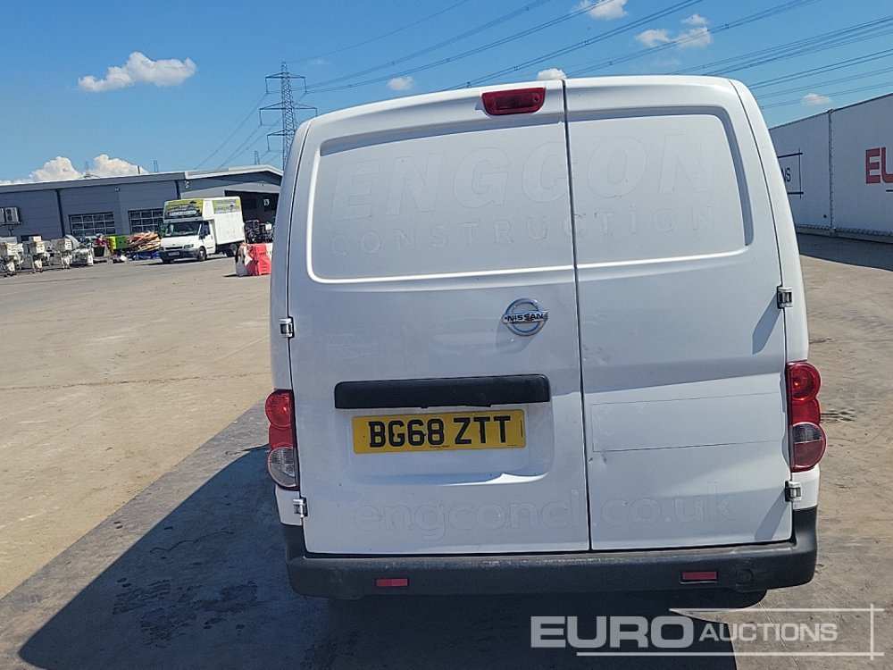 Nissan NV200 - شاحنة التوصيل: صورة 4 Nissan NV200 - شاحنة التوصيل: صورة 4