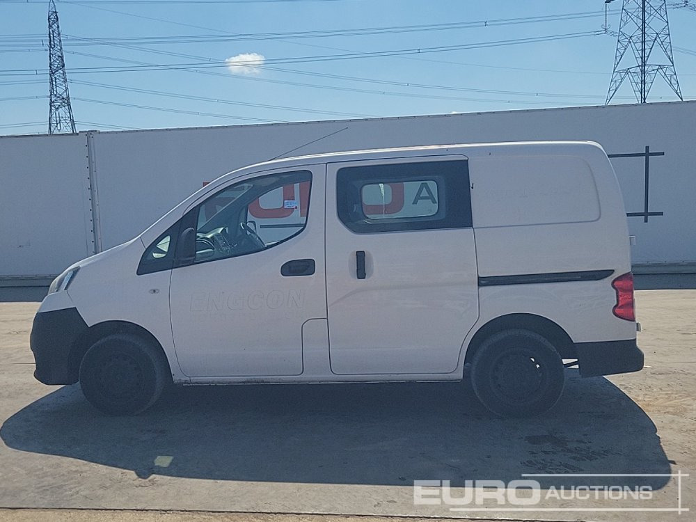 Nissan NV200 - شاحنة التوصيل: صورة 2 Nissan NV200 - شاحنة التوصيل: صورة 2