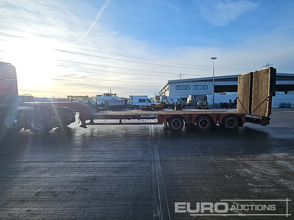 Nooteboom Tri Axle Step Frame Low Loader Trailer, Flip Tow Ramps - عربة منخفضة مسطحة نصف مقطورة: صورة 2 Nooteboom Tri Axle Step Frame Low Loader Trailer, Flip Tow Ramps - عربة منخفضة مسطحة نصف مقطورة: صورة 2
