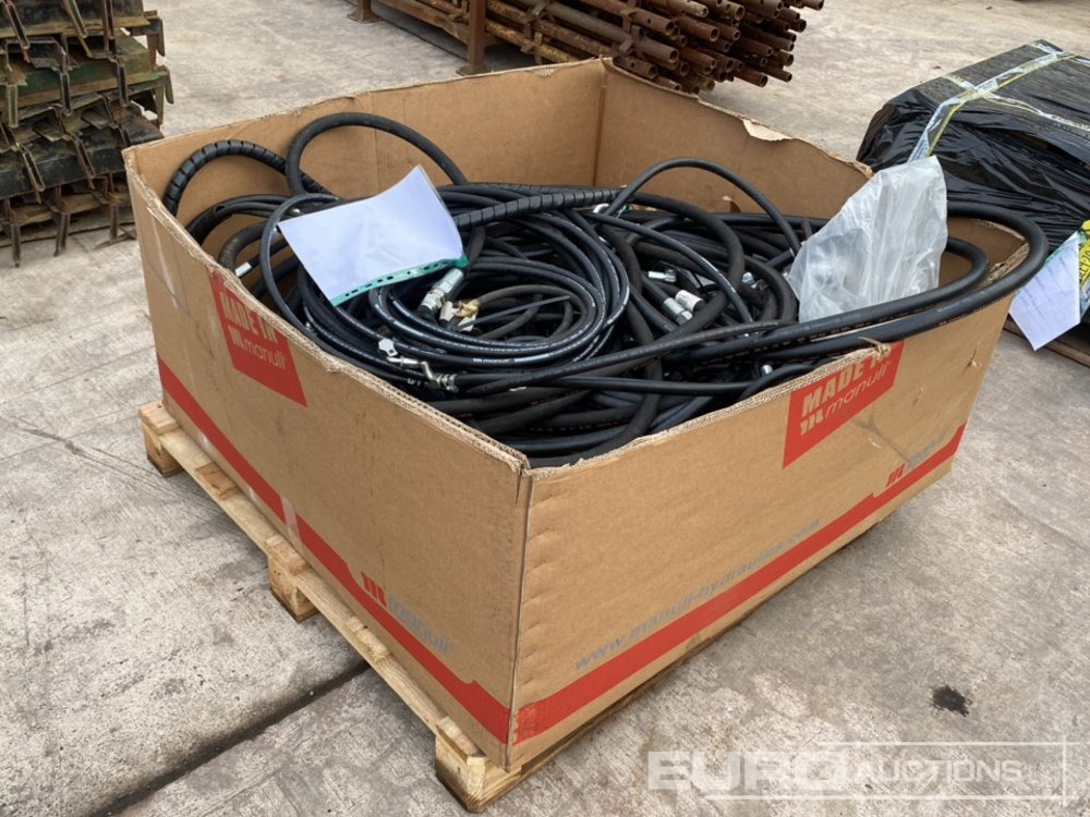 Pallet of Hydraulic Hoses - قطع غيار - آلات البناء: صورة 1 Pallet of Hydraulic Hoses - قطع غيار - آلات البناء: صورة 1