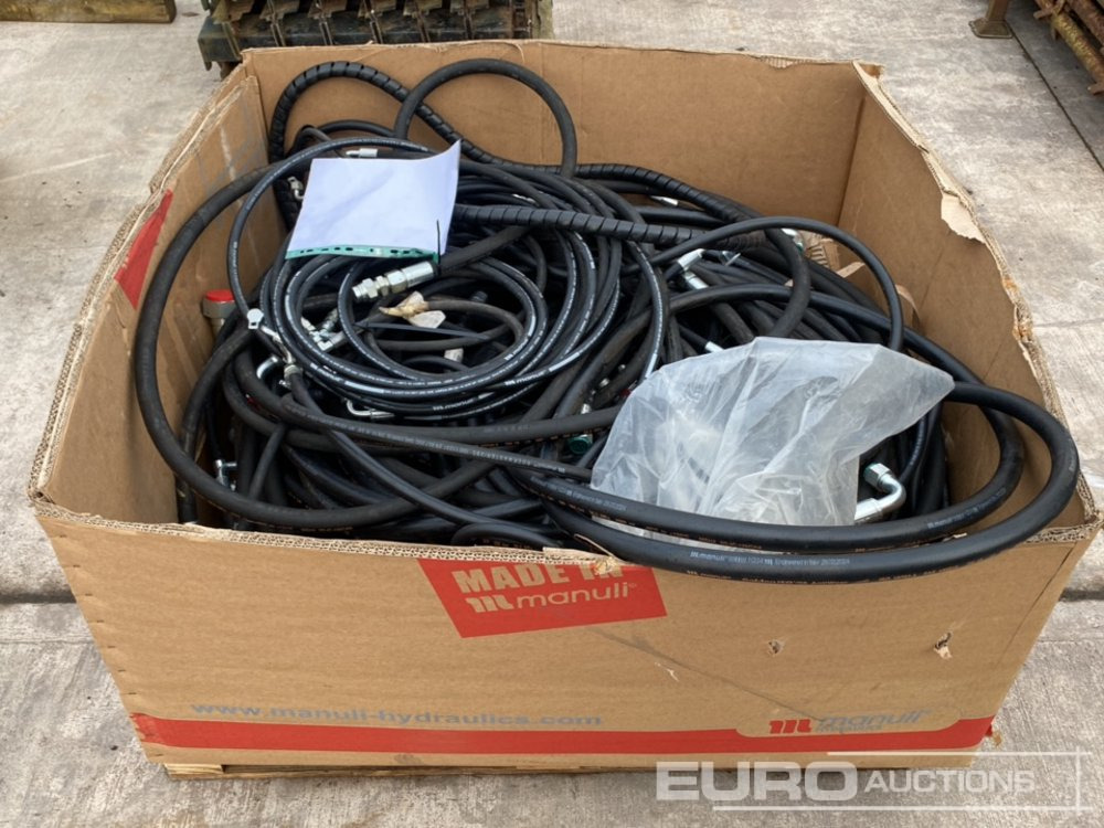 Pallet of Hydraulic Hoses - قطع غيار - آلات البناء: صورة 2 Pallet of Hydraulic Hoses - قطع غيار - آلات البناء: صورة 2