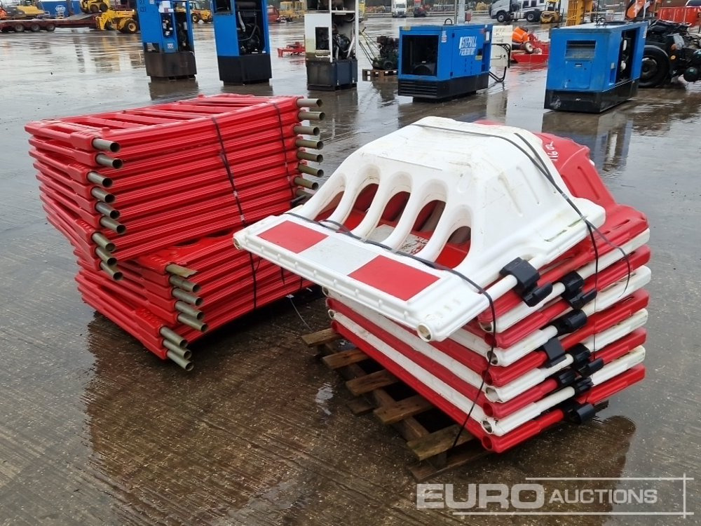 Pallet of Plastic Pedestrian Safety Barriers (2 of) - آليات: صورة 5 Pallet of Plastic Pedestrian Safety Barriers (2 of) - آليات: صورة 5